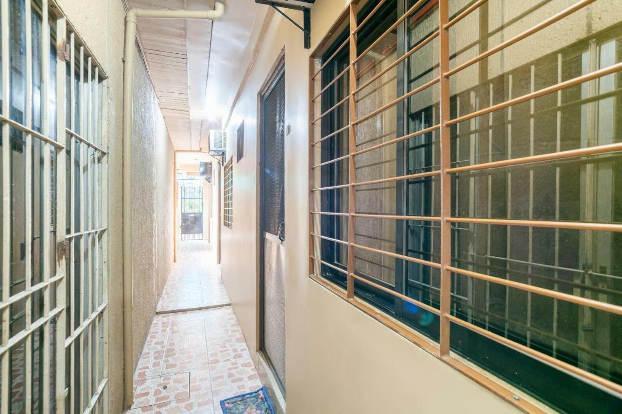 Conrado'S Apartelle Paranaque City Luaran gambar